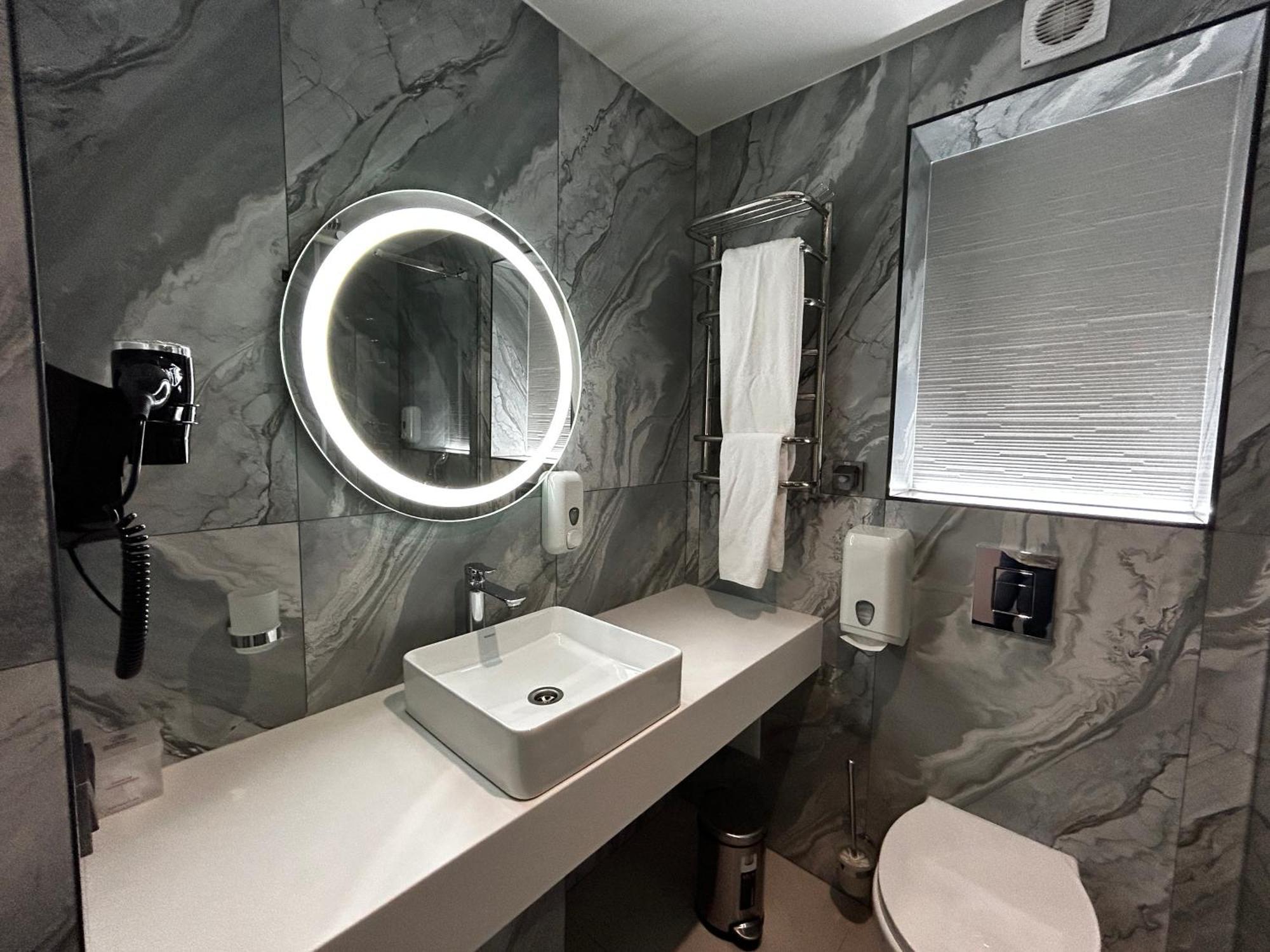 Optima Collection Kamianske Hotell Exteriör bild