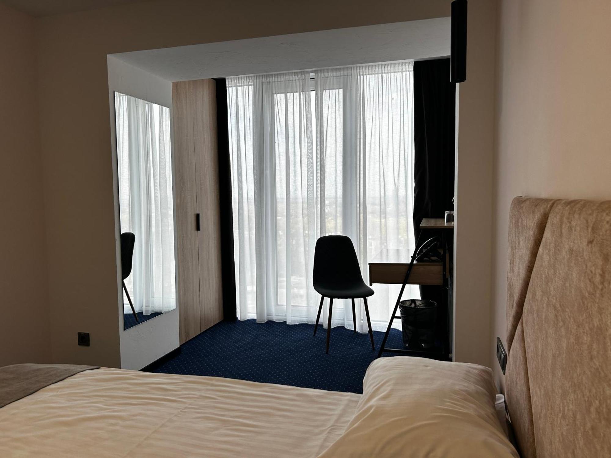 Optima Collection Kamianske Hotell Exteriör bild