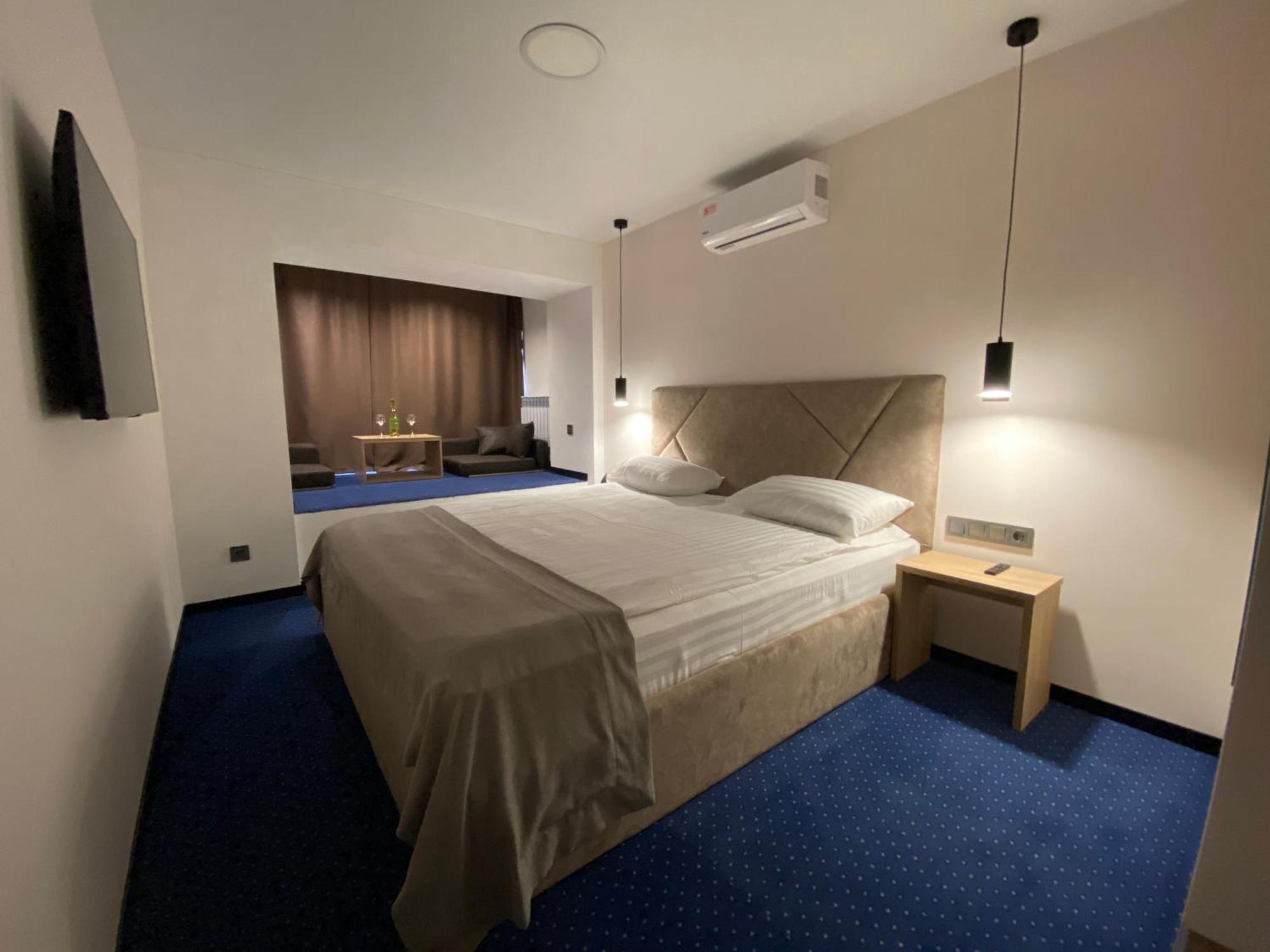 Optima Collection Kamianske Hotell Exteriör bild