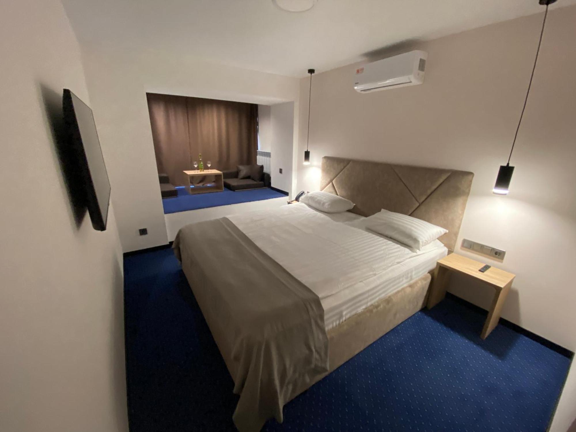 Optima Collection Kamianske Hotell Exteriör bild